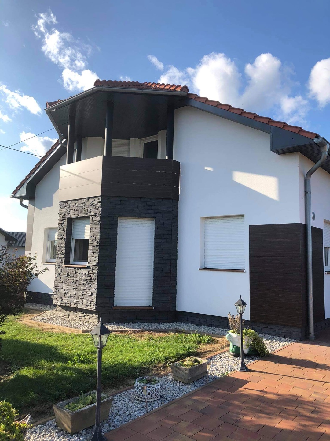 Obiteljska kuća sa završenom fasadom